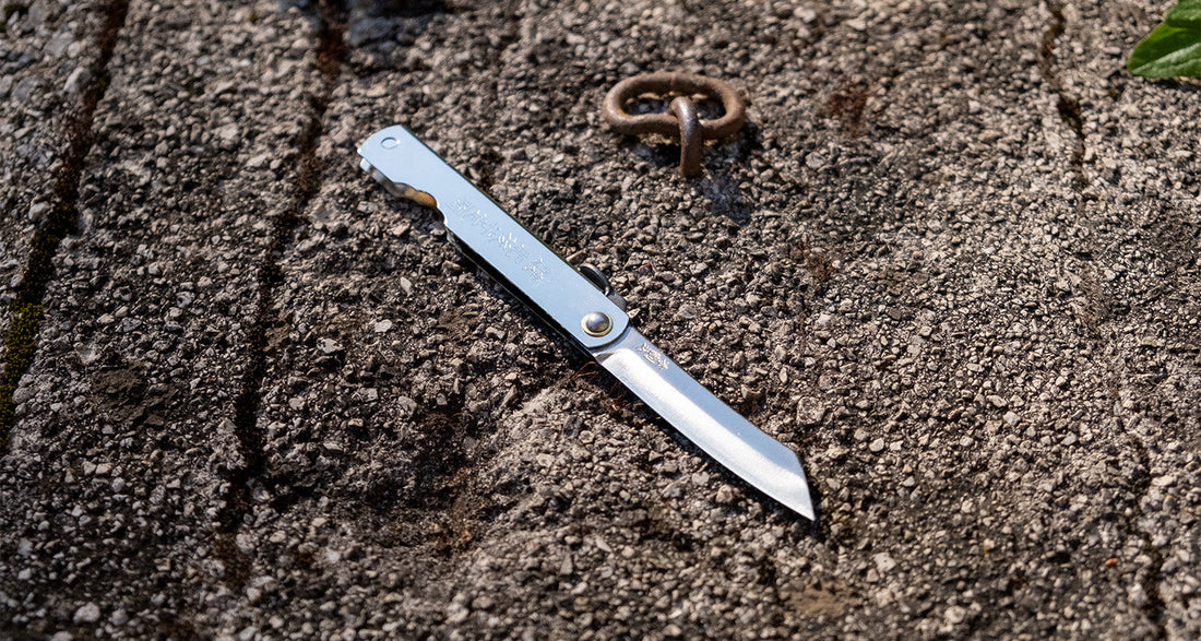 Higonokami is the most famous Japanese pocket knife. Higonokami is a small, lightweight and durable pocket knife of simple design, suitable for versatile use. The SILVER version is a made of a more affordable, but still very good high-carbon SK-5 steel, hardened to around 59 HRC.