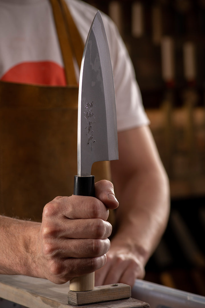 Coltello da cucina giapponese martellato per tagliare il pesce, DEBA, 10,5 cm Coltello da cucina giapponese martellato per tagliare il pesce, DEBA, 10,5 cm