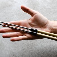 Kaneka Chopsticks are 305 mm long, made of stainless steel, the handle is made of magnolia and buffalo horn. They are extremely widespread and popular among Japanese professional chefs, where they are indispensable in baking tempura, as they can be used safely and comfortably over a hot stove due to their length.