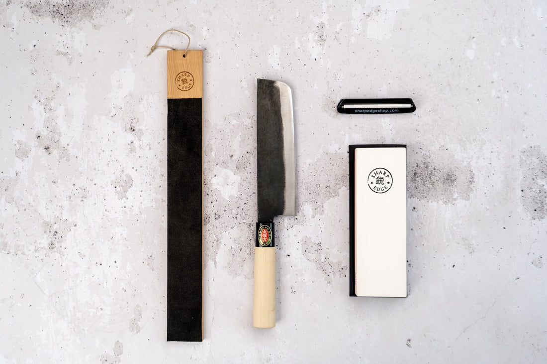 nakiri SharpEdge sharpening set with leather strop, angle guiding clip and combination whetstone with grit 1000/6000
