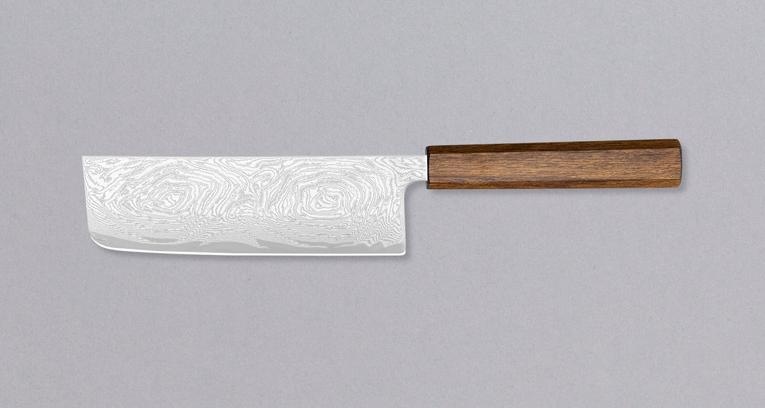 Tsunehisa Nakiri AUS-10 Nami 165mm is a Japanese kitchen knife for preparing vegetables. Its straight blade profile makes it ideal for chopping! AUS-10 steel is a no-fuss stainless steel with a fine sharpness and great edge retention, so maintenance won’t be a problem.