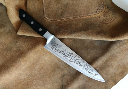 Personalize each knife with your company logo or a thoughtful message or illustration, adding a personal touch to your corporate gift.