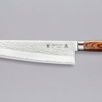 Tamahagane "TSUBAME" Gyuto 270mm (10.6")_1Tamahagane Tsubame Gyuto features a super-long blade of 270mm (10.6”) in length, reserved for only the most daring users. It also requires a large work area and a big cutting board. Due to its length, it is recommended for experienced chefs and all those who are accustomed to longer knives.